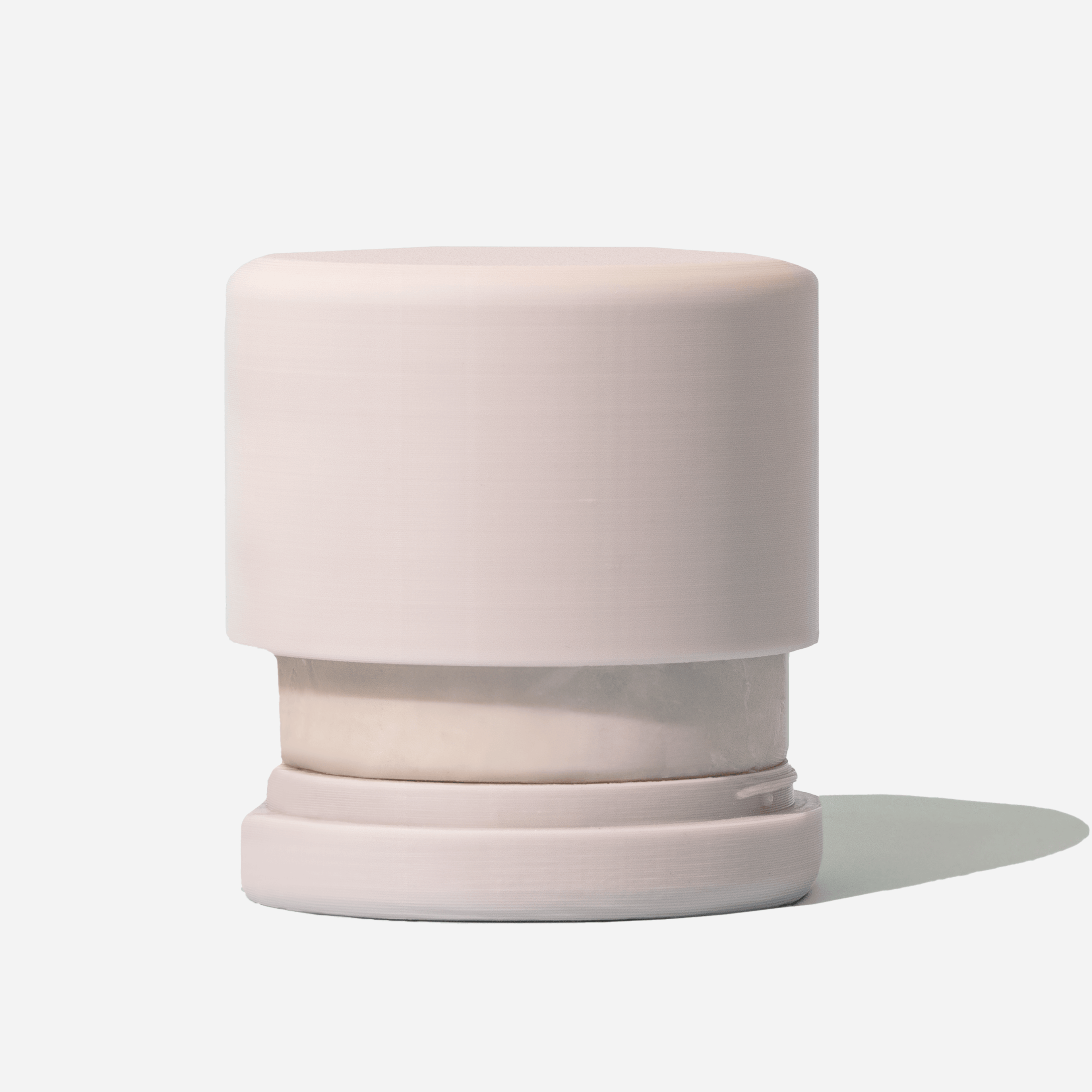 Eco-friendly shampoo bar holder for organic cosmetics and clean beauty products, designed for maximizing usage.