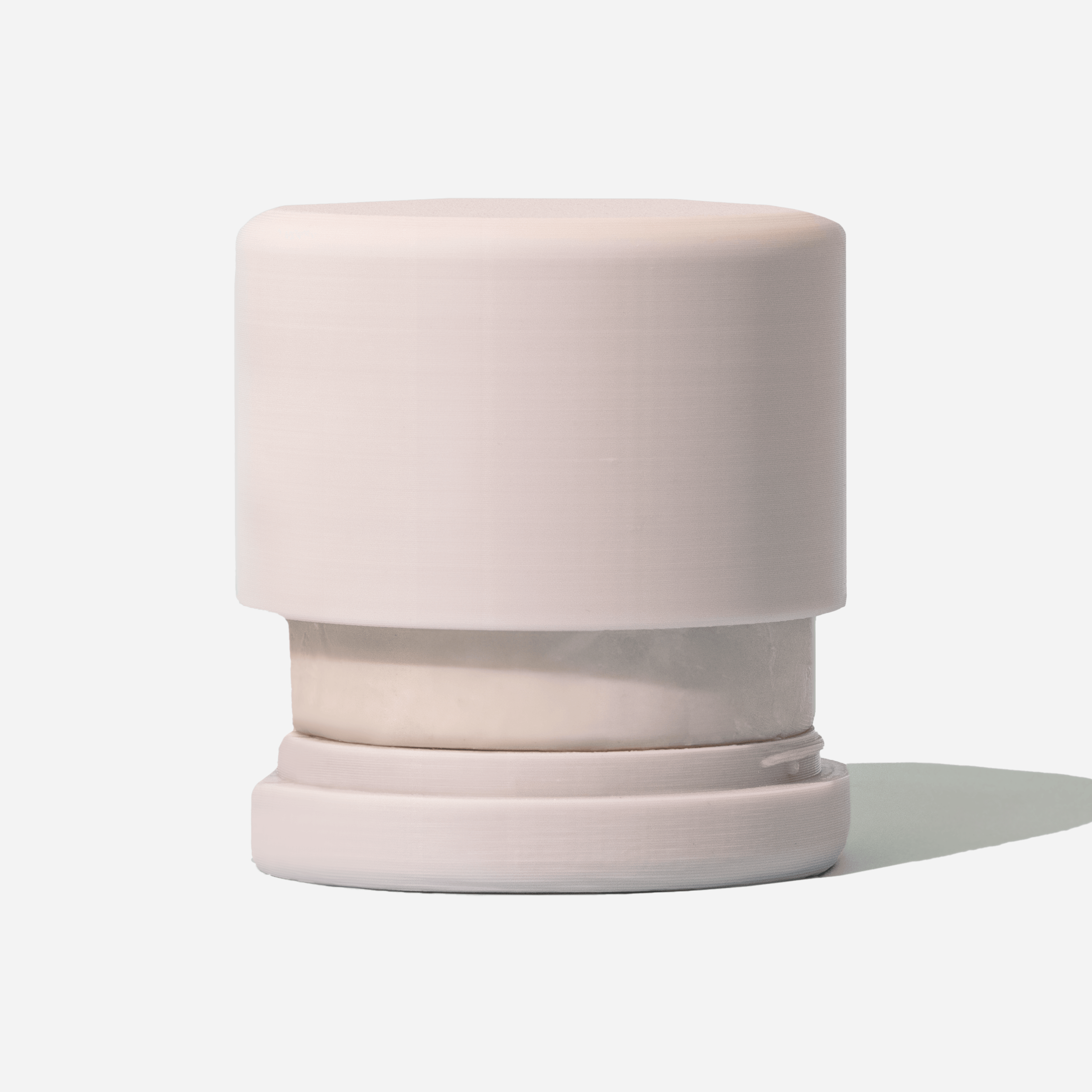 Revolutionary eco shampoo bar holder designed for all hair types to maximize usage and prevent sogginess.